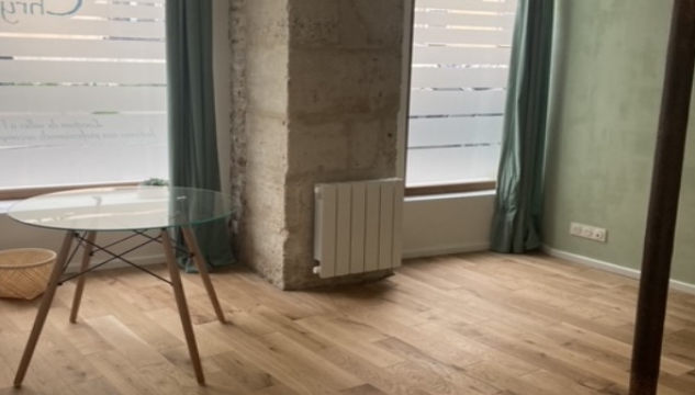 Agréable salle de consultation de 14m2 à Paris 20ème