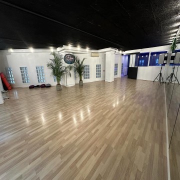 Belle salle de danse / Yoga de x m2 à Paris 10ème